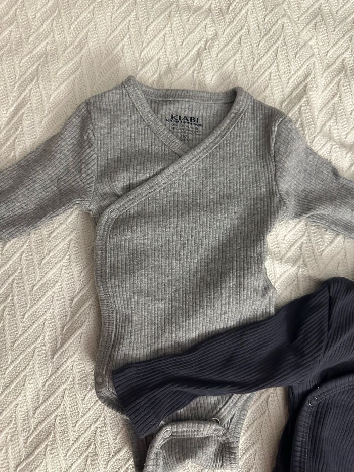 Lot de 2 bodies - photo numéro 2