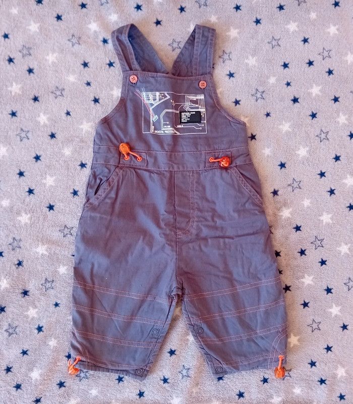 Salopette Orchestra taille 6 mois en très bon état