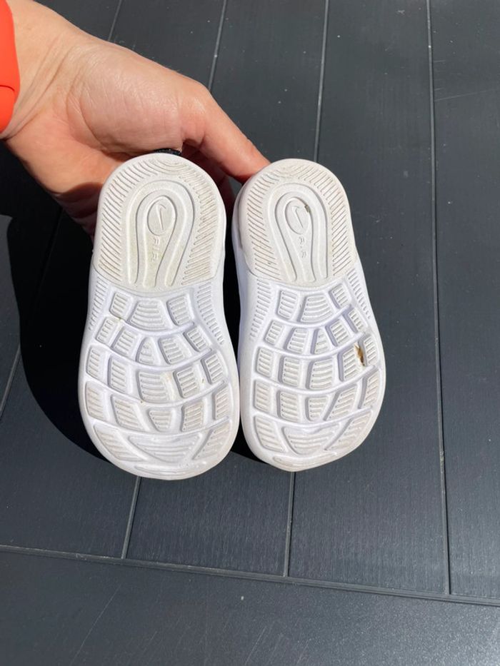 Paire de basket Nike bébé taille 19,5 - photo numéro 4