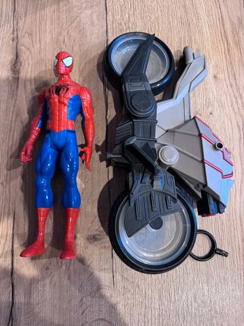 Figurine Spiderman 28,50 cm comme neuve