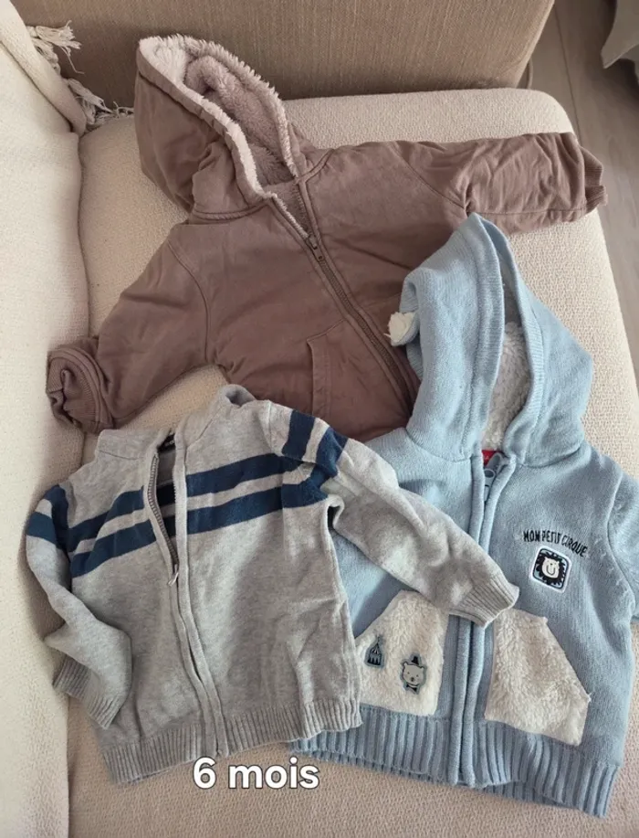 Lot 3 pulls zippé hiver 6 mois - photo numéro 2
