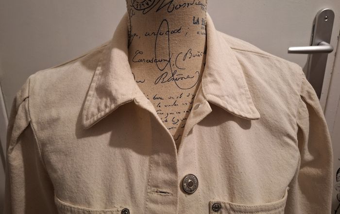 Veste en jean courte couleur crème Zara - photo numéro 2