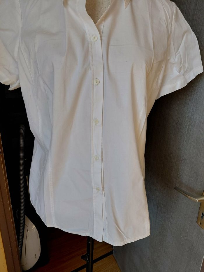 Très belle chemise manches courtes femme T 46 - photo numéro 2