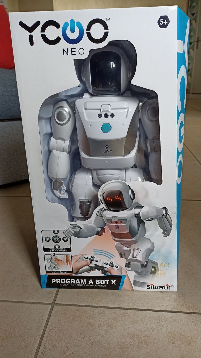Robot télécommandé programmable - photo numéro 2