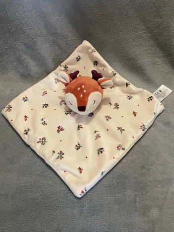 Doudou plat Biche Faon Cerf Renne blanc beige marron fleurs Simba Toys Nicotoy Kiabi