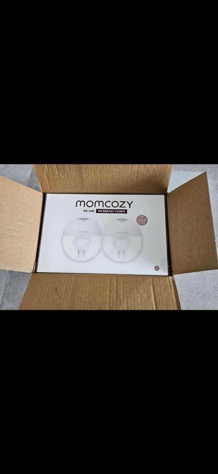 Tire lait momcozy M5  NEUF Sous emballage