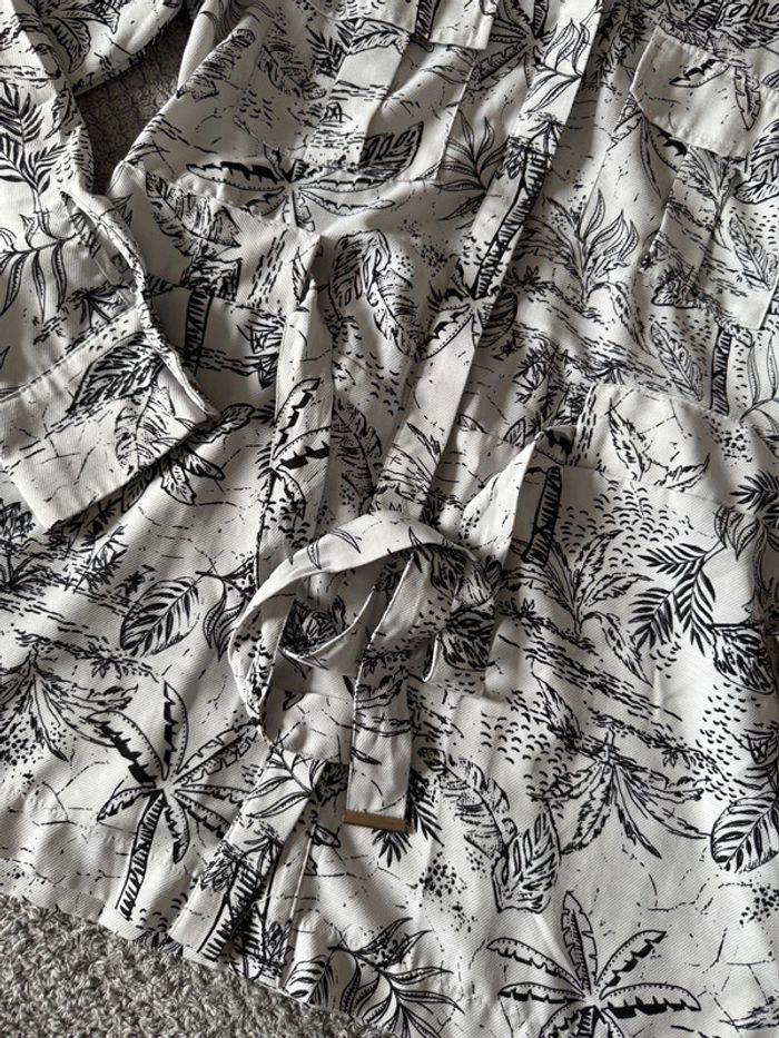 Chemise longue blanche ,imprimer palmiers avec ceinture (38) - photo numéro 3