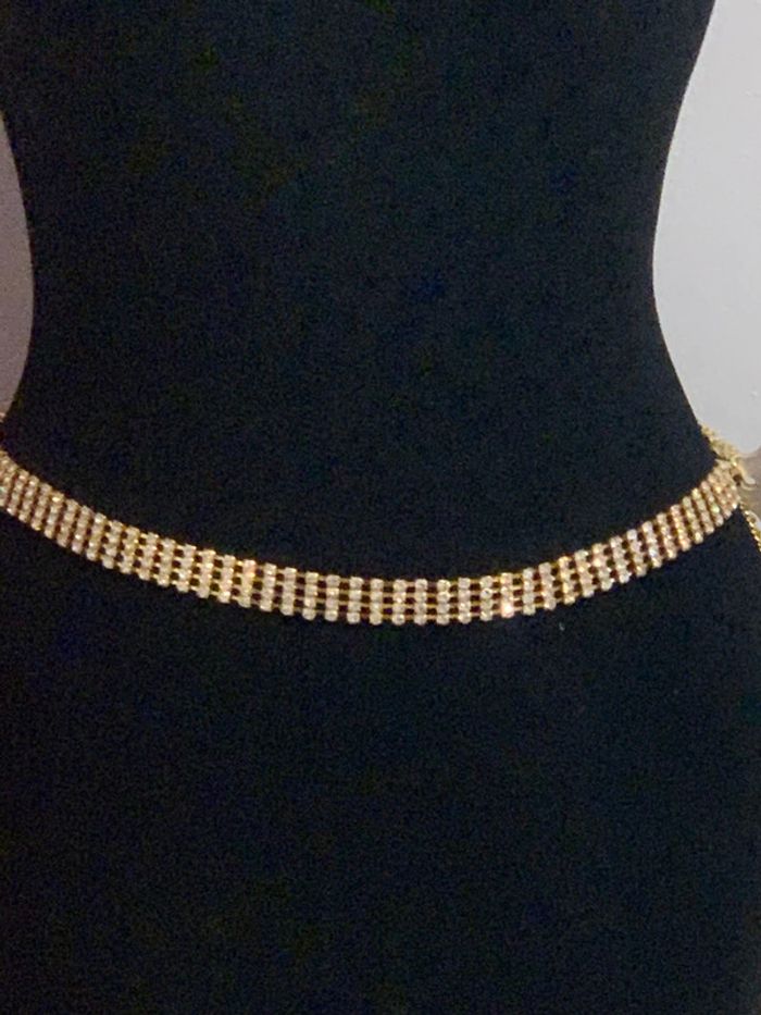 Ceinture chic  en strass tu 🍭🍭 - photo numéro 3