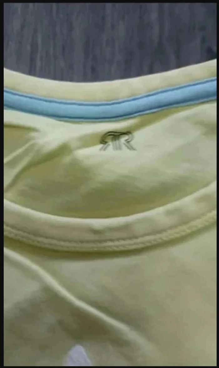 lot de 2 t-shirts manches courtes débardeur marcel 8 ans / 128 cm·Très bon état·La Redoute - photo numéro 2
