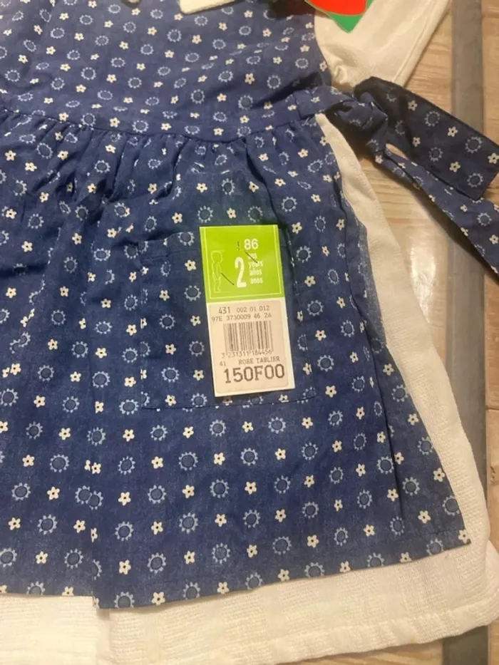 Robe tablier vintage neuve 2 ans - photo numéro 2