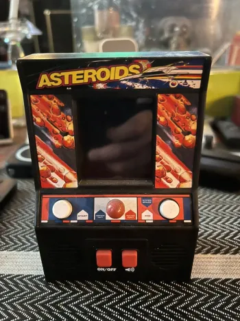 Borne arcade vintage astéroïde