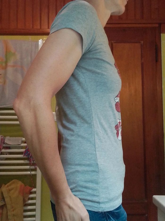 T-shirt gris femme motif drapeaux sur lèvres - photo numéro 4