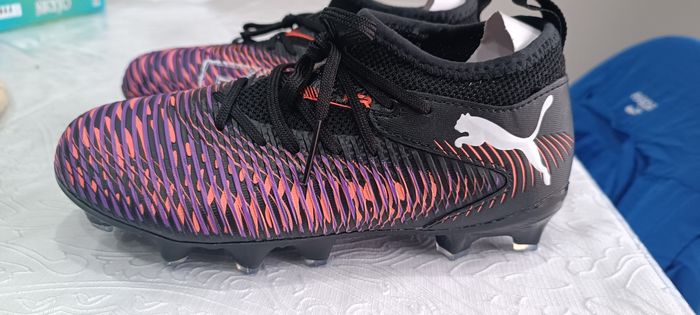 Crampons Puma 33 neufs - photo numéro 2