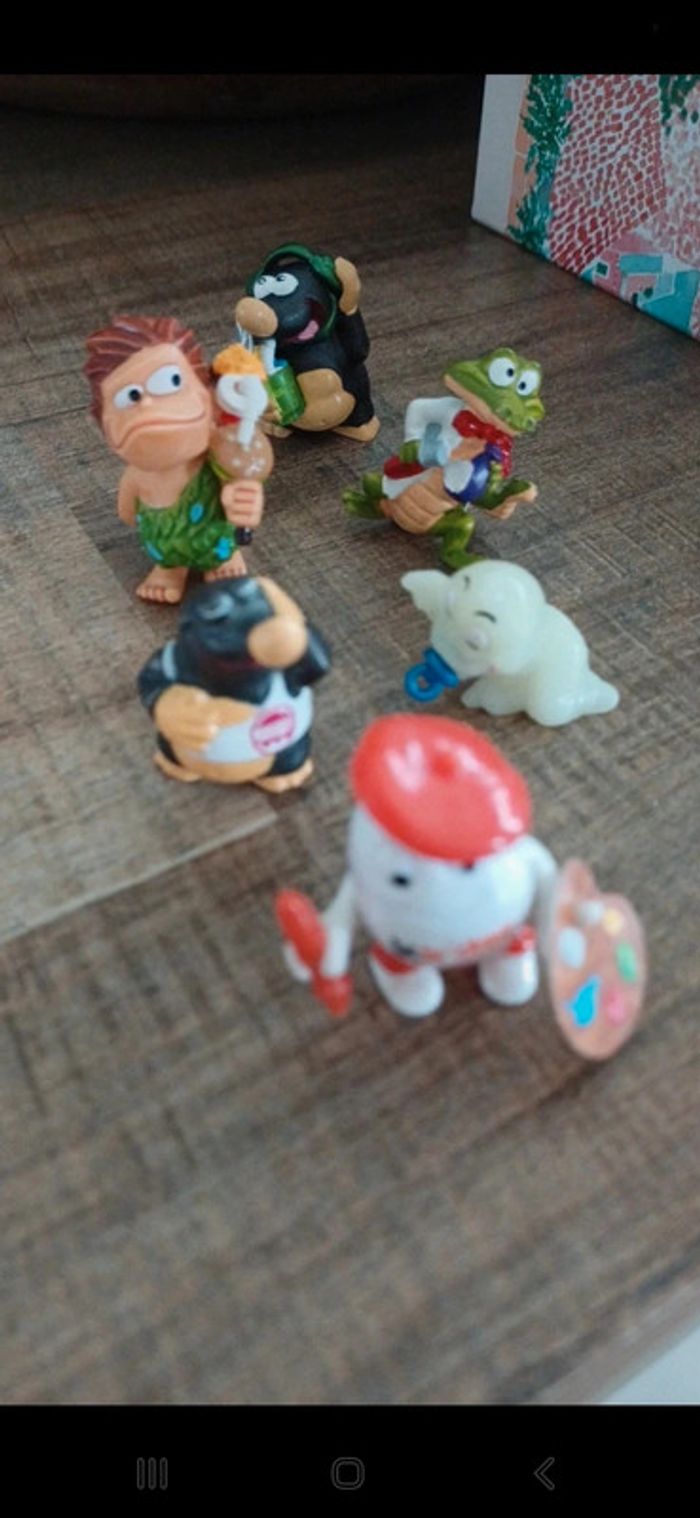 Lot diverses figurines Kinder