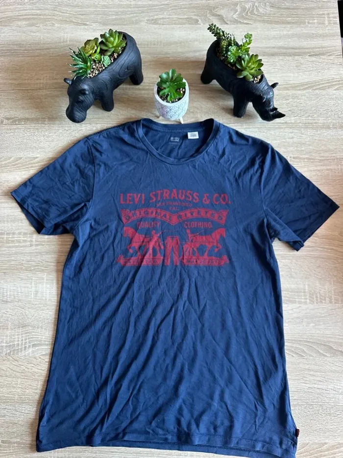 T-shirt levis