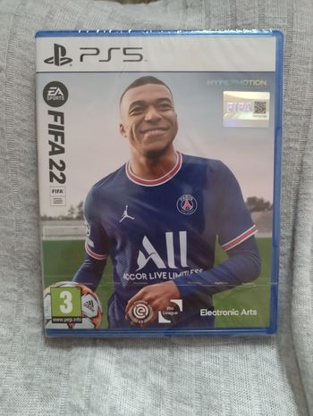 FIFA 22 PS5 - Neuf sous blister (coin abîmé)