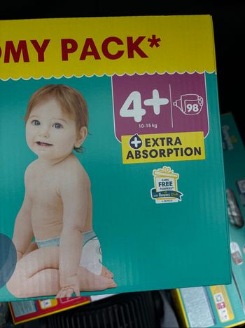 Couche pampers 4+