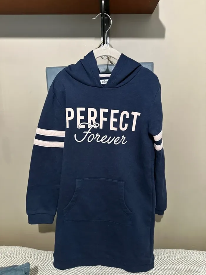 Robe fille à capuche manche longue Gémo 8 ans