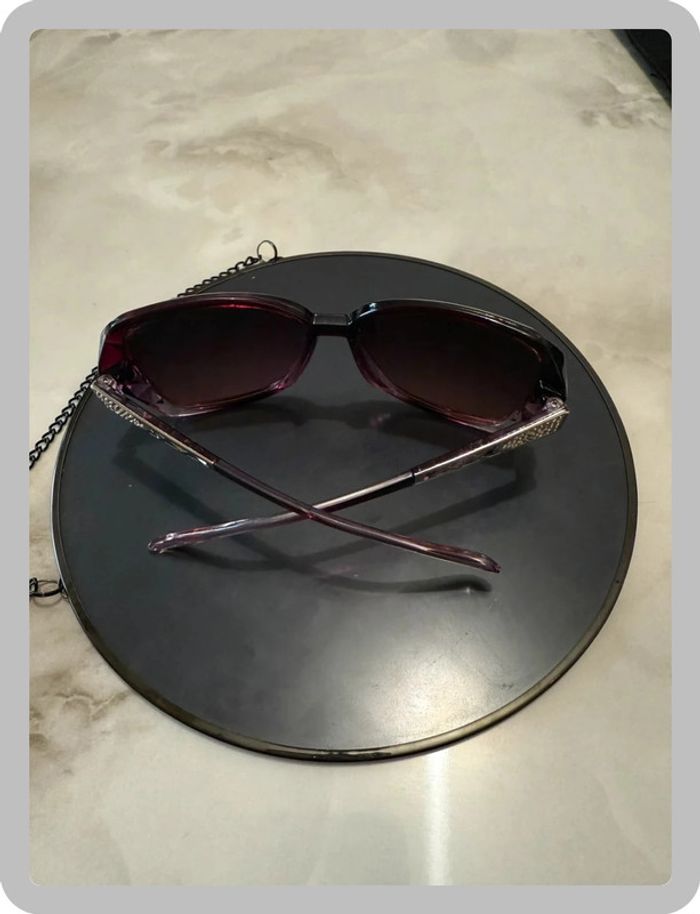 Lunette de soleil à verres roses - photo numéro 4