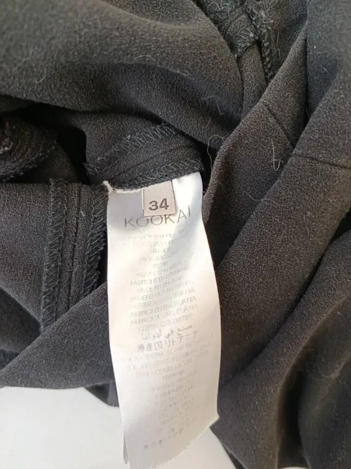 Petite robe noire asymétrique sans manches Kookaï taille 34 - photo numéro 7