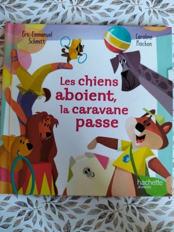 Livre enfant MC Donald Les chiens aboient la caravane passe