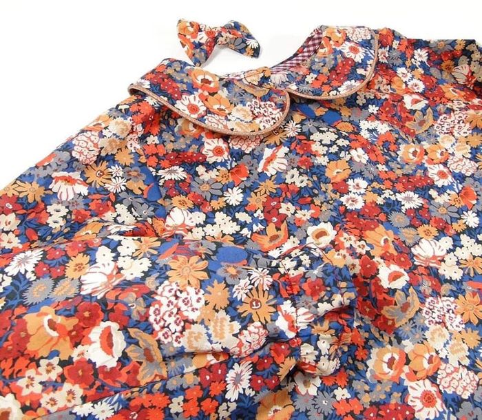 Blouse en Liberty Thorpe avec pince Aline et ses bobines - photo numéro 2