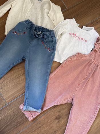 Lot de vêtements fille salopette t-shirt jeans et veste 