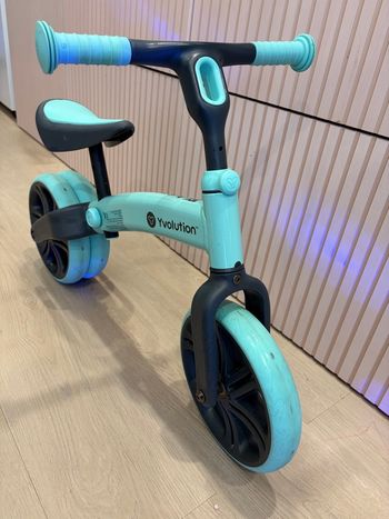 Draisienne Yvelo junior vert pastel Yvolution