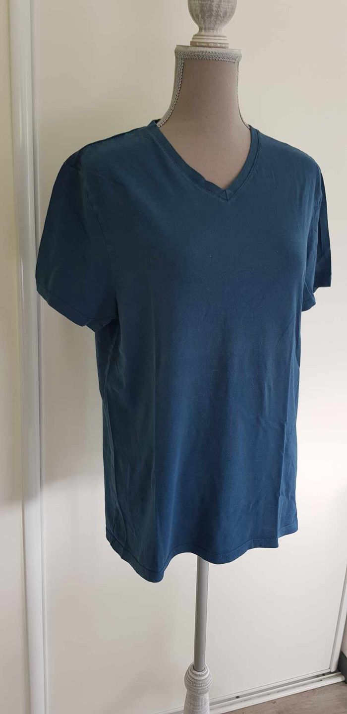 T-shirt uni col V - photo numéro 2