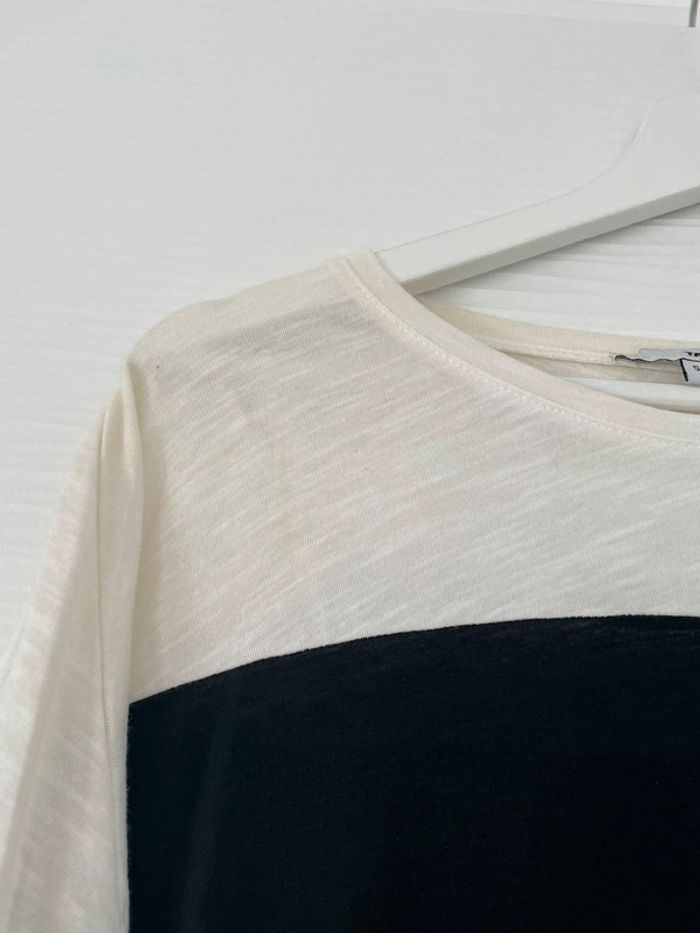 Haut t-shirt noir blanc bicolore uni basique simple logo col rond manches trois quarts - photo numéro 7
