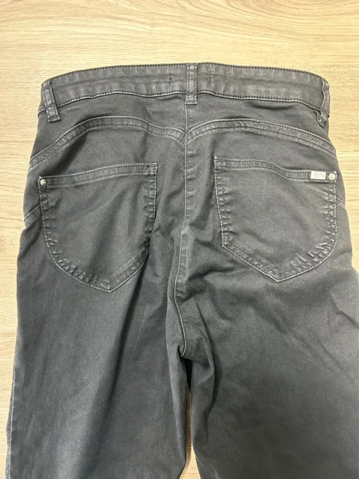 Jean noir breal taille 36 - photo numéro 4