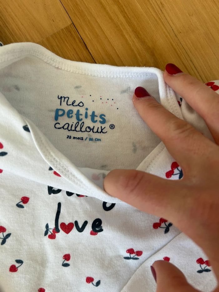 Lot 2 bodys fille 23 mois - photo numéro 3