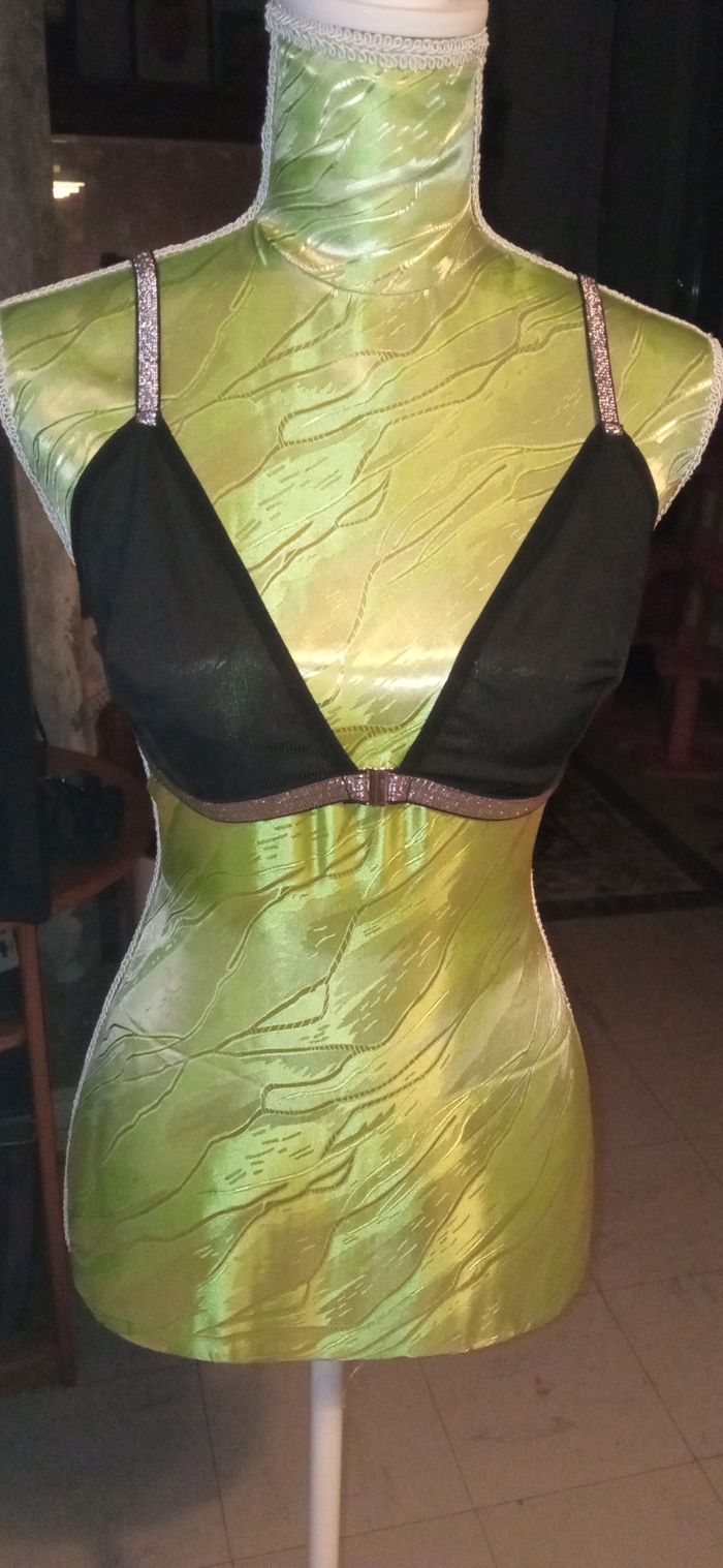 ensemble de soutien gorge sans armature noir et argenté attache devant - photo numéro 2
