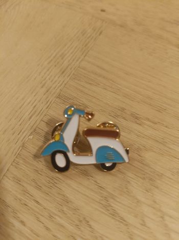 Pin's scooter