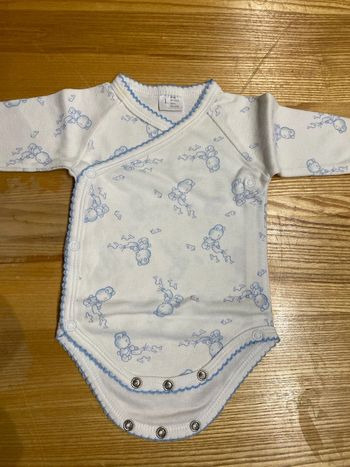 2 bodys manches longues 1 mois et 3 mois
