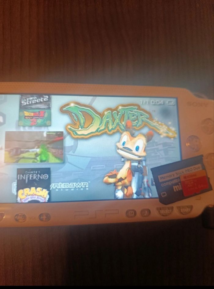 Carte mémoire pour PSP avec 4000 jeux préinstallé - photo numéro 3