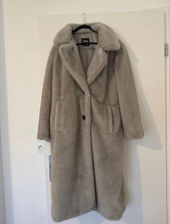 Manteau fausse fourrure Zara 