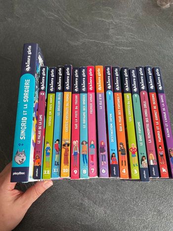 Lot de livres kinra girls