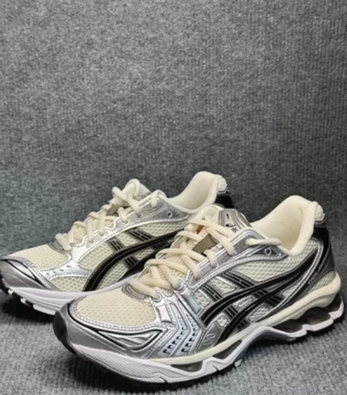 ASICS Gel-Kayano 14  Crème Noire  42.5 - photo numéro 2