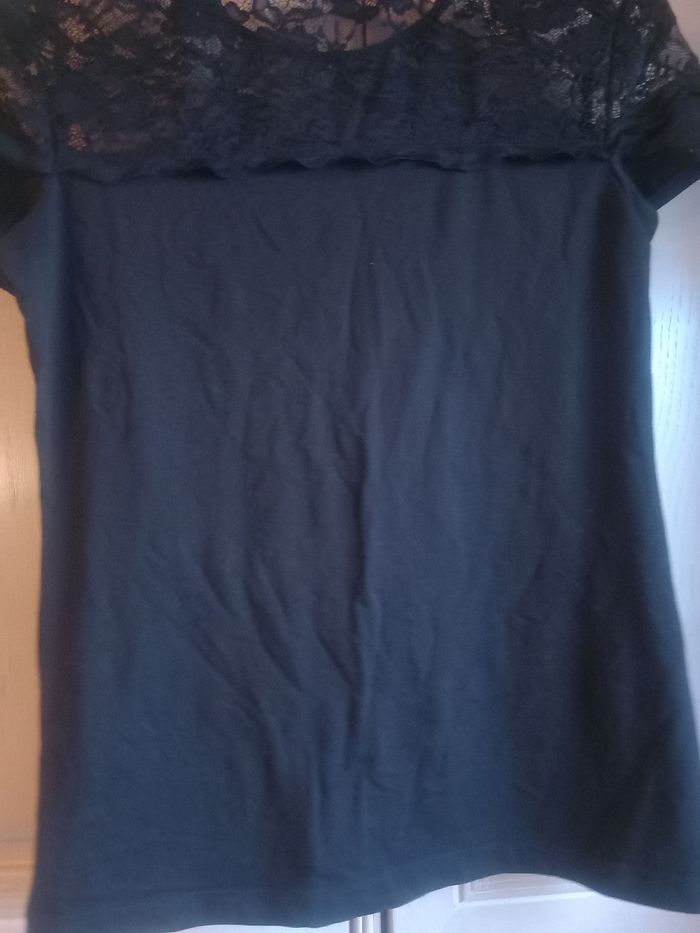 Tee-shirt noir avec dentelle H&M - photo numéro 7