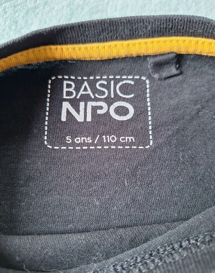 Tee-shirt taille 4-5 ans - photo numéro 3