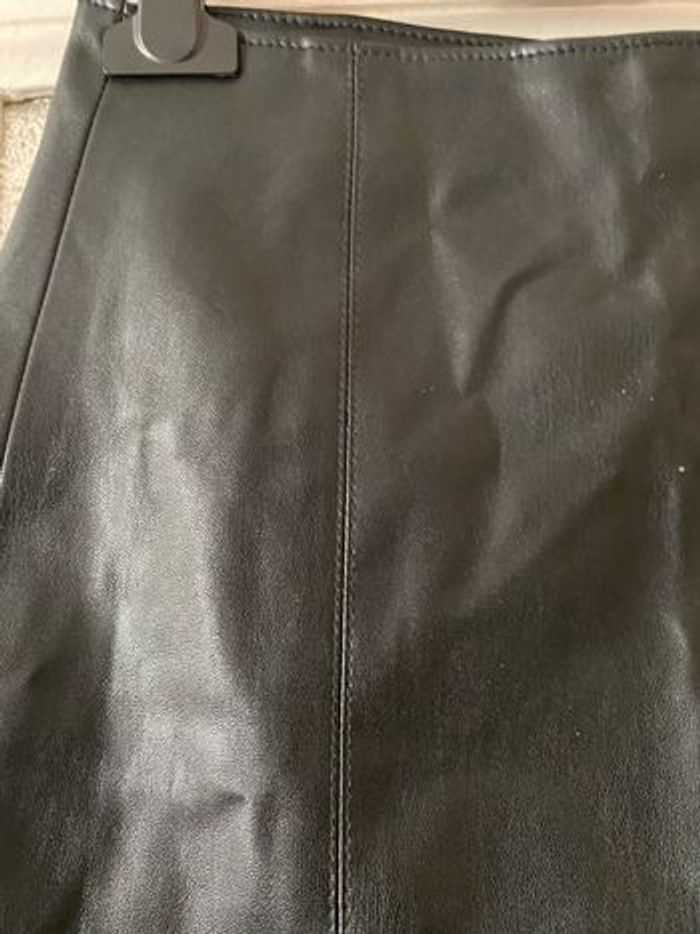 Jupe en similicuir noir Bershka - photo numéro 2