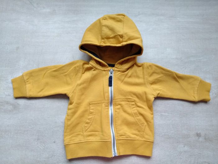 Gilet avec capuche, pat et ripaton, taille 6 mois