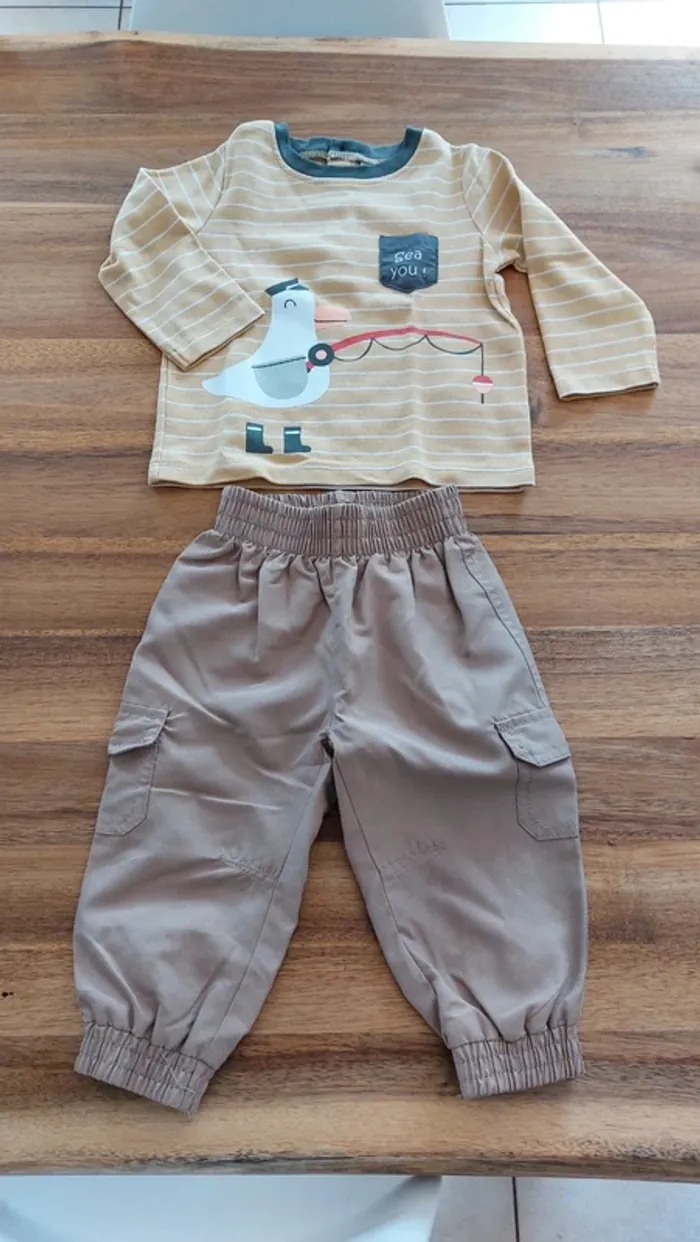 Ensemble tee-shirt pantalon 12 mois