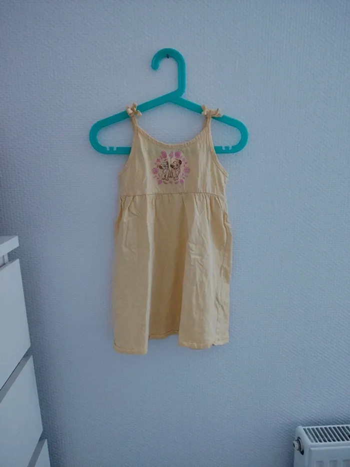 Robe Roi Lion Disney taille 4 ans