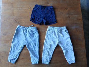 Lot pantalons et short