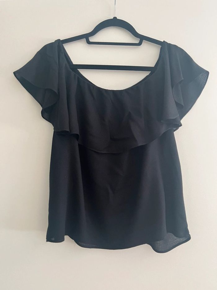 T-shirt noir Oysho col avec volants – taille S – épaules dénudées - photo numéro 8