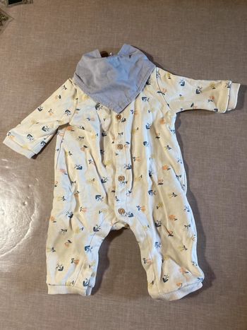Combinaison bébé Bout’chou + bavoir assorti - Taille 3 mois