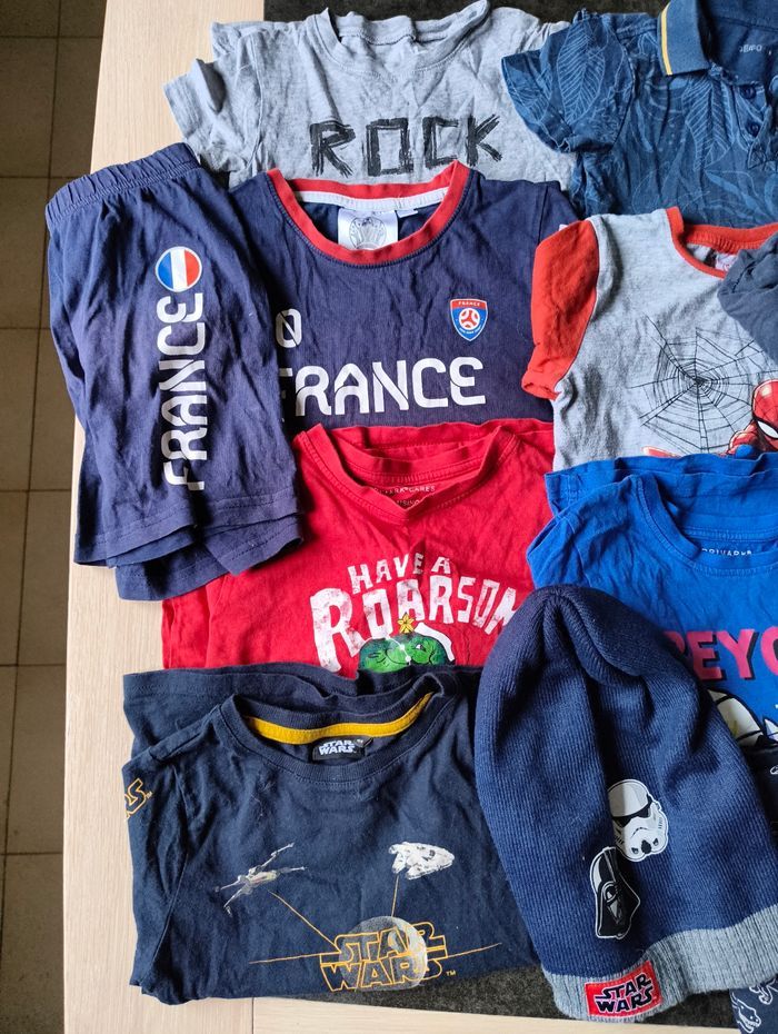 Lot de vêtements pour garçon taille 4 ans - photo numéro 2