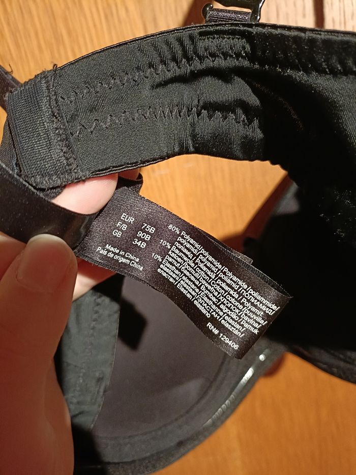 Soutien-gorge noir - photo numéro 3
